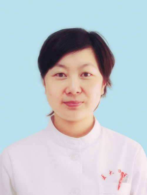 专家简介：王蔚，中国医科大学附属口腔医院修复科主任医师、教授、硕士研究生导师。现任中华口腔医学会修复专业委员会委员。主要从事口腔修复专业的各种修复设计。擅长前牙数字化美学修复，贴面及全瓷修复，掌握各种固定修复、可摘局部义齿修复及全口义齿修复。