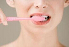 刷牙不彻底减寿13年 口腔细菌会提高患癌风险