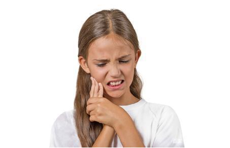 牙龈肿痛吃什么药？